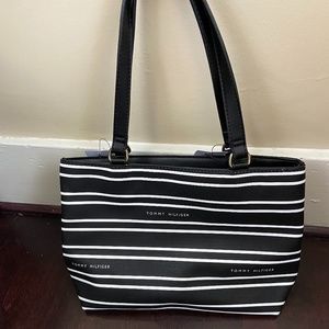 Tommy Hilfiger purse BRAND NEW
